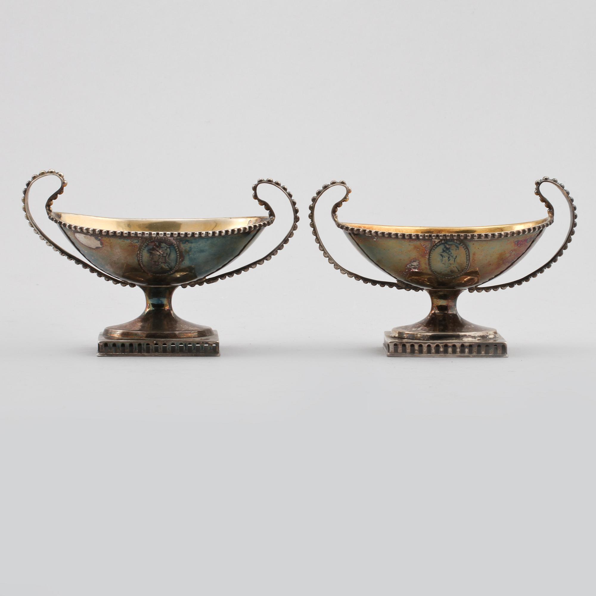 SALTKAR, ett par, silver, gustavianska, Pehr Zethelius, Stockholm, 1793. Vikt 146 g.