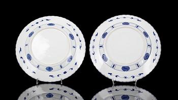 TALLRIKAR, ett par, porslin, Kina, kangxi, (1662-1722).