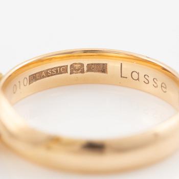 Ring 18K gold with brilliant-cut diamond.