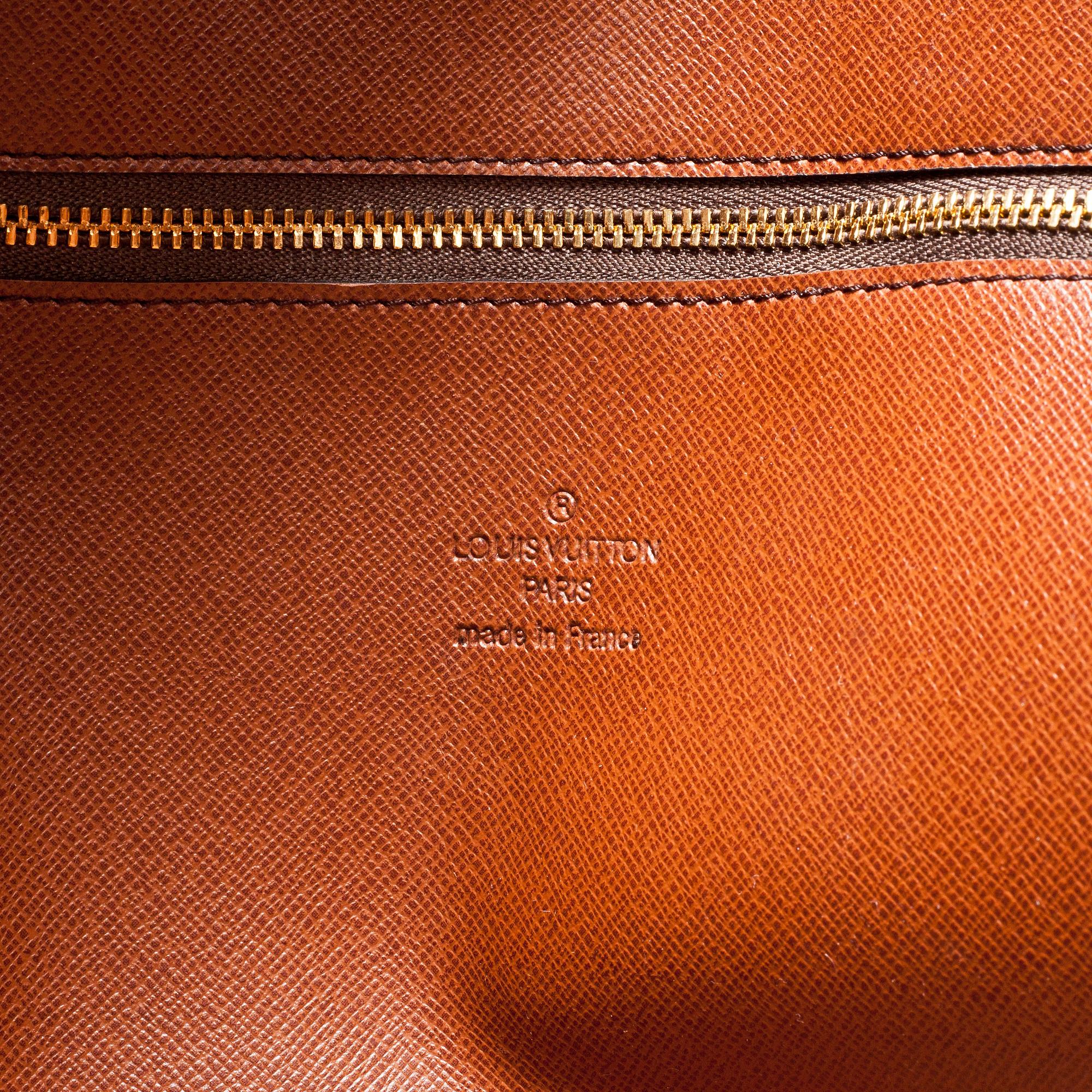 VÄSKA, Louis Vuitton, Porte Doxuments Voyage. Paris.