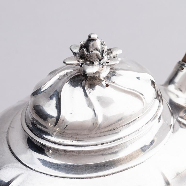 A Swedish 18th century small silver tea-pot, mark of Jonas Berg, Stockholm 1756.