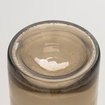 Nanny Still, flaska, modell 1737, signerad Riihimäen Lasi O.Y. Nanny Still.