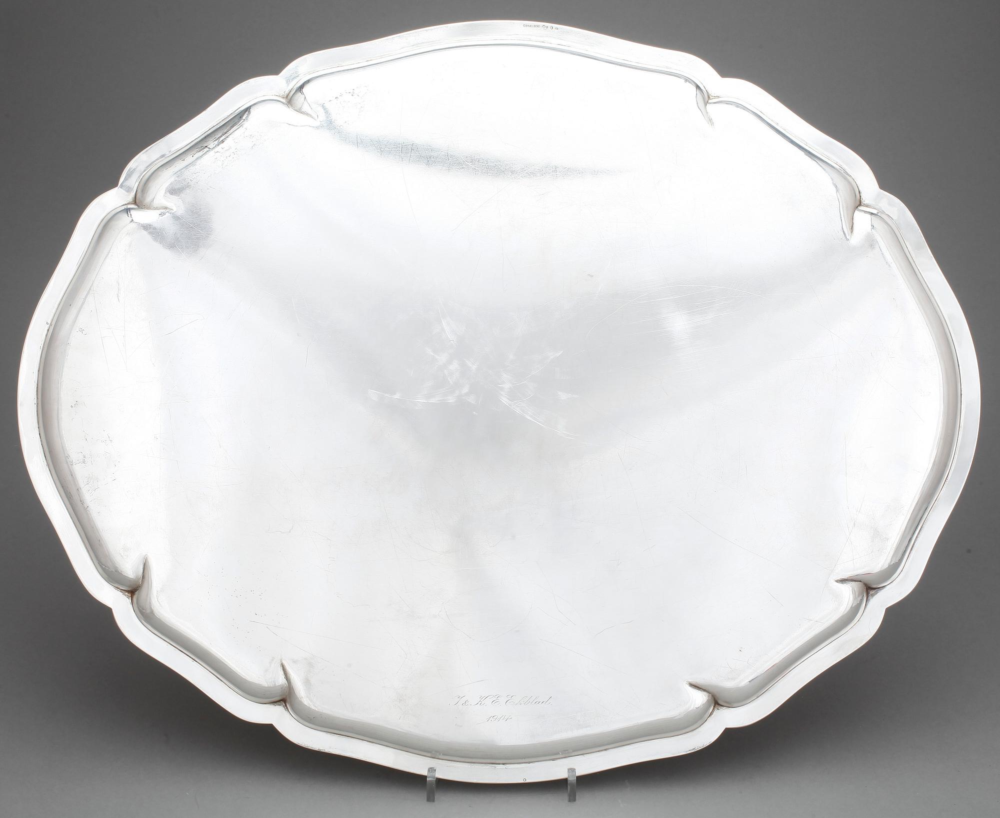 BRICKA, silver, C G Hallberg, rokokostil, 1913, vikt ca 2301 gram.