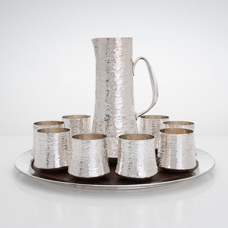 Tapio Wirkkala, bricka, tillbringare och bägare, 8 st, silver och palisander, Kultakeskus, Tavastehus 1973 och 1976.