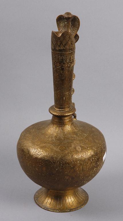 KANNA, mässing, Persien, 1900-talets första hälft.