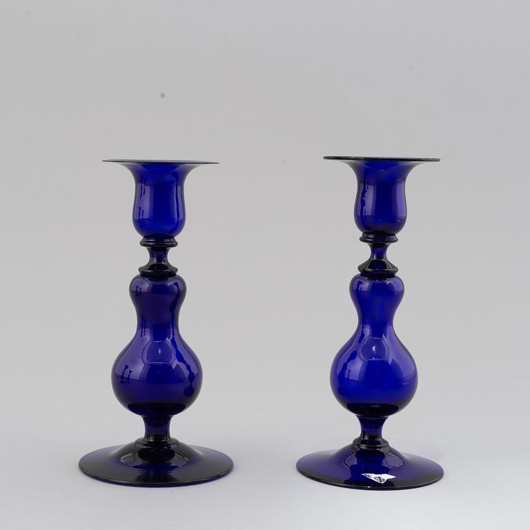 HUGO GEHLIN, a set of 4 glass candlesticks, Gullaskruf.