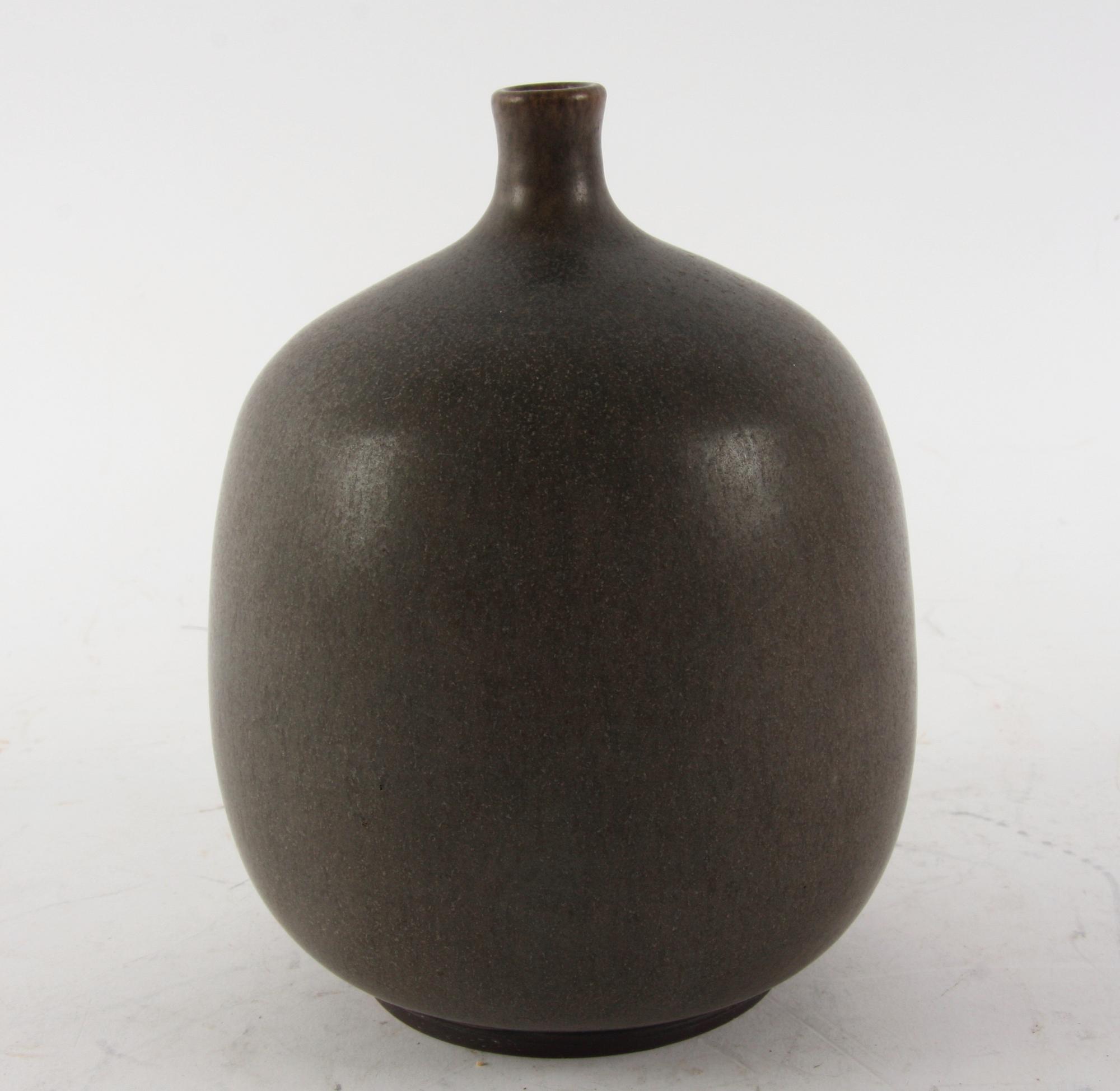 VAS, stengods, Åke Holm, Höganäs, sign P9.