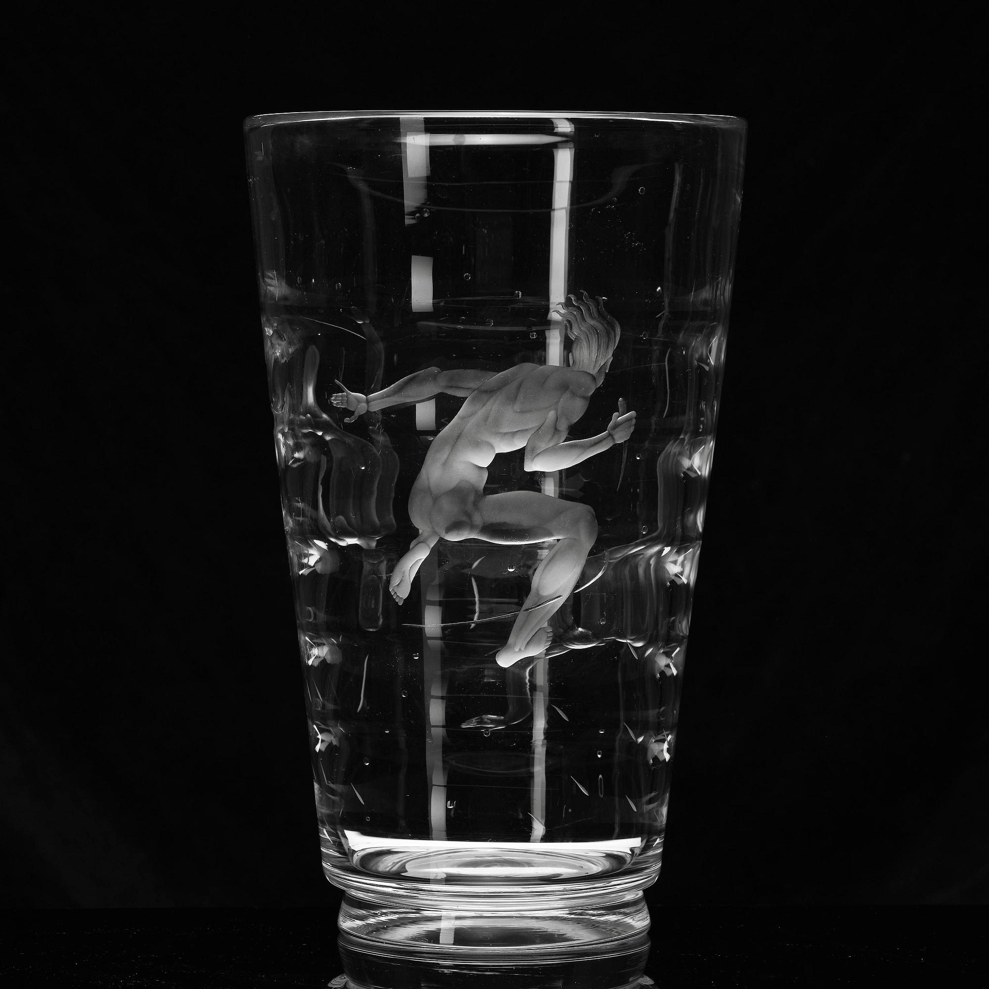 Vicke Lindstrand, a "Pärlfiskare" (Pearl Fisher) engraved glass vase, model 1115, Orrefors, Sweden, 1936.