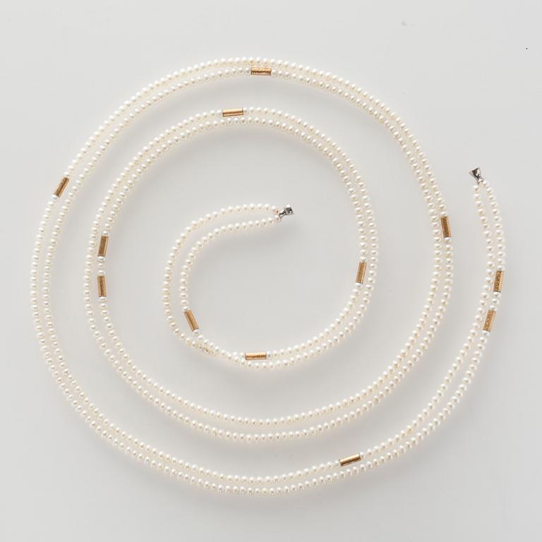 PÄRLCOLLIER, Ole Lynggaard, 18K guld med odlade sötvattenspärlor.