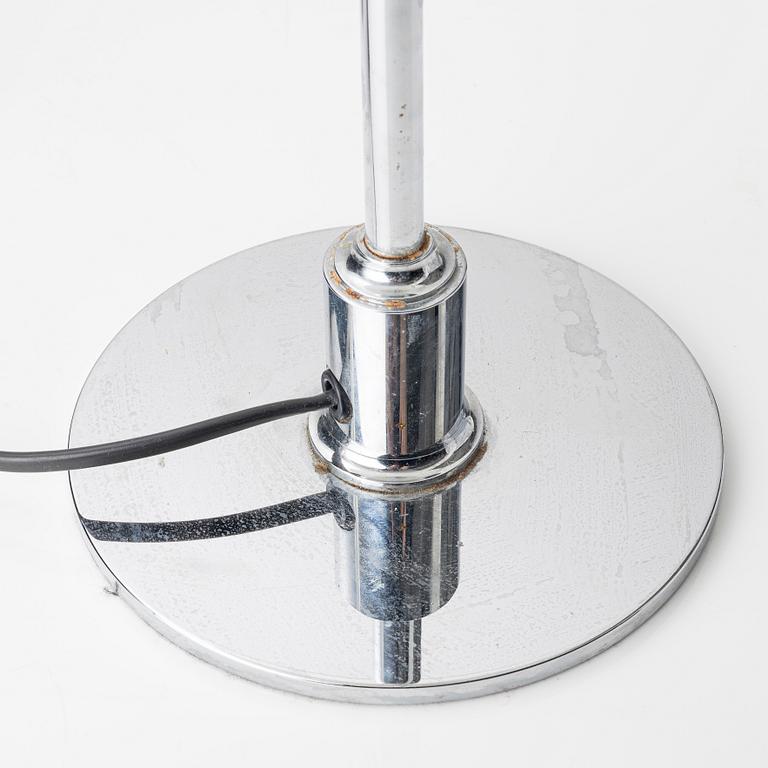 Poul Henningsen, bordslampa, "PH 3/2", Louis Poulsen, Danmark.