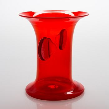 Oiva Toikka, a vase signed Oiva Toikka Nuutajärvi Notsjö.