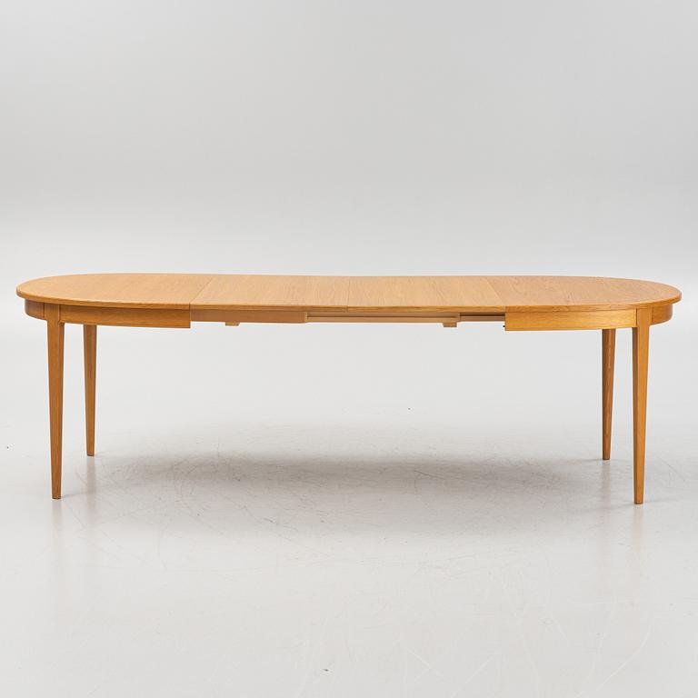 Carl Malmsten, a 'Herrgården' dining table, Bodafors. second half of the 20th century.