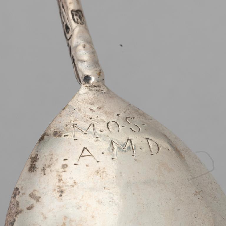 A Swedish 17th Century silver spoon, mark possibly of David Richter the elder (Stockholm 1630-1677 (-78)).