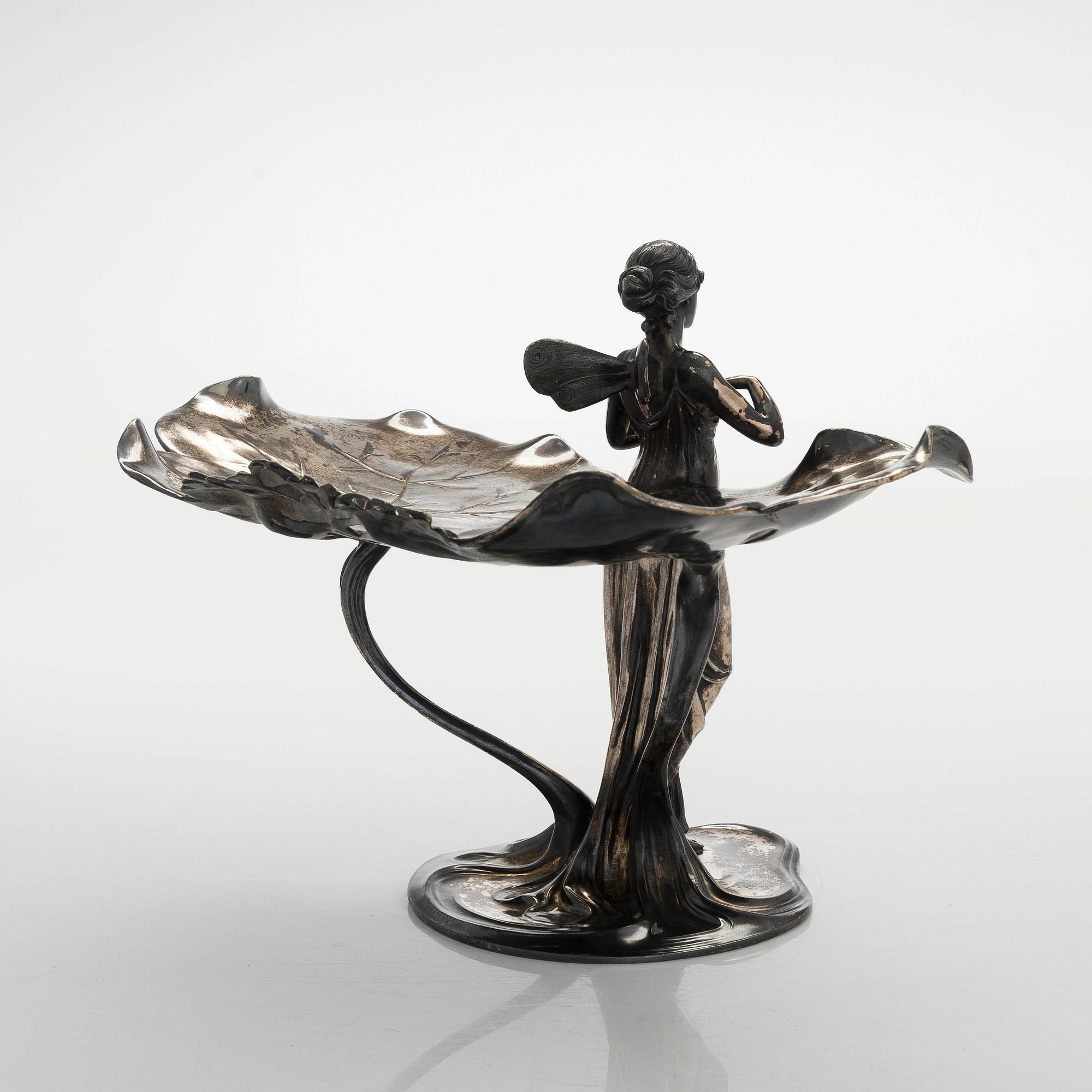 Jalallinen vati, jugend, Württembergische Metallwarenfabrik, Saksa, 1900-luvun alussa.