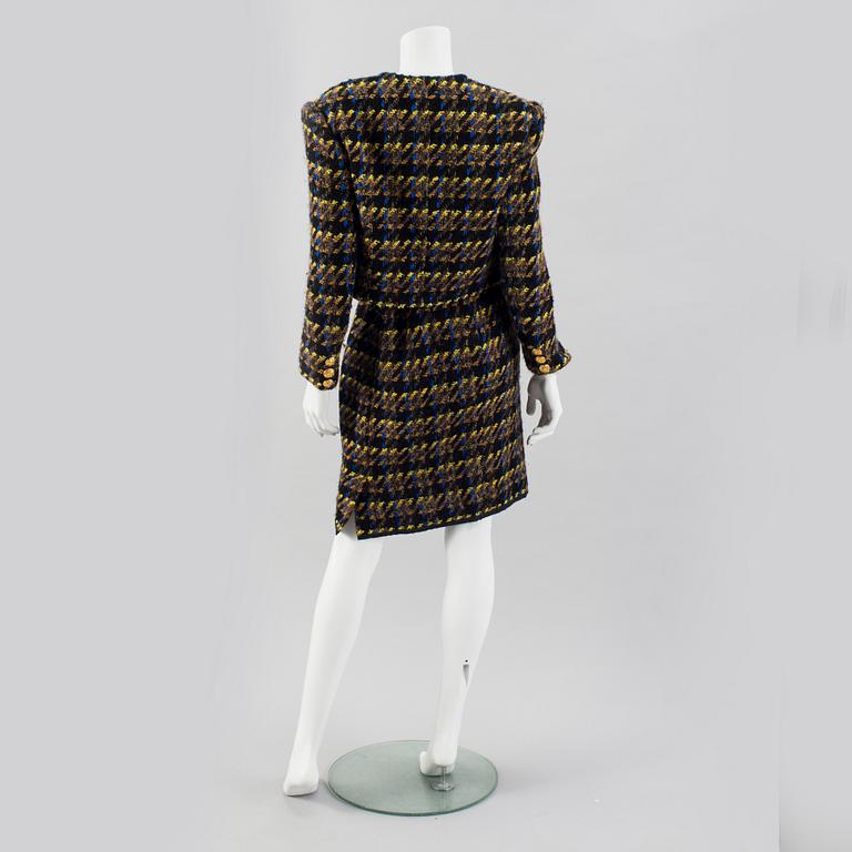 GUY LAROCHE, suit, frensh size 40.