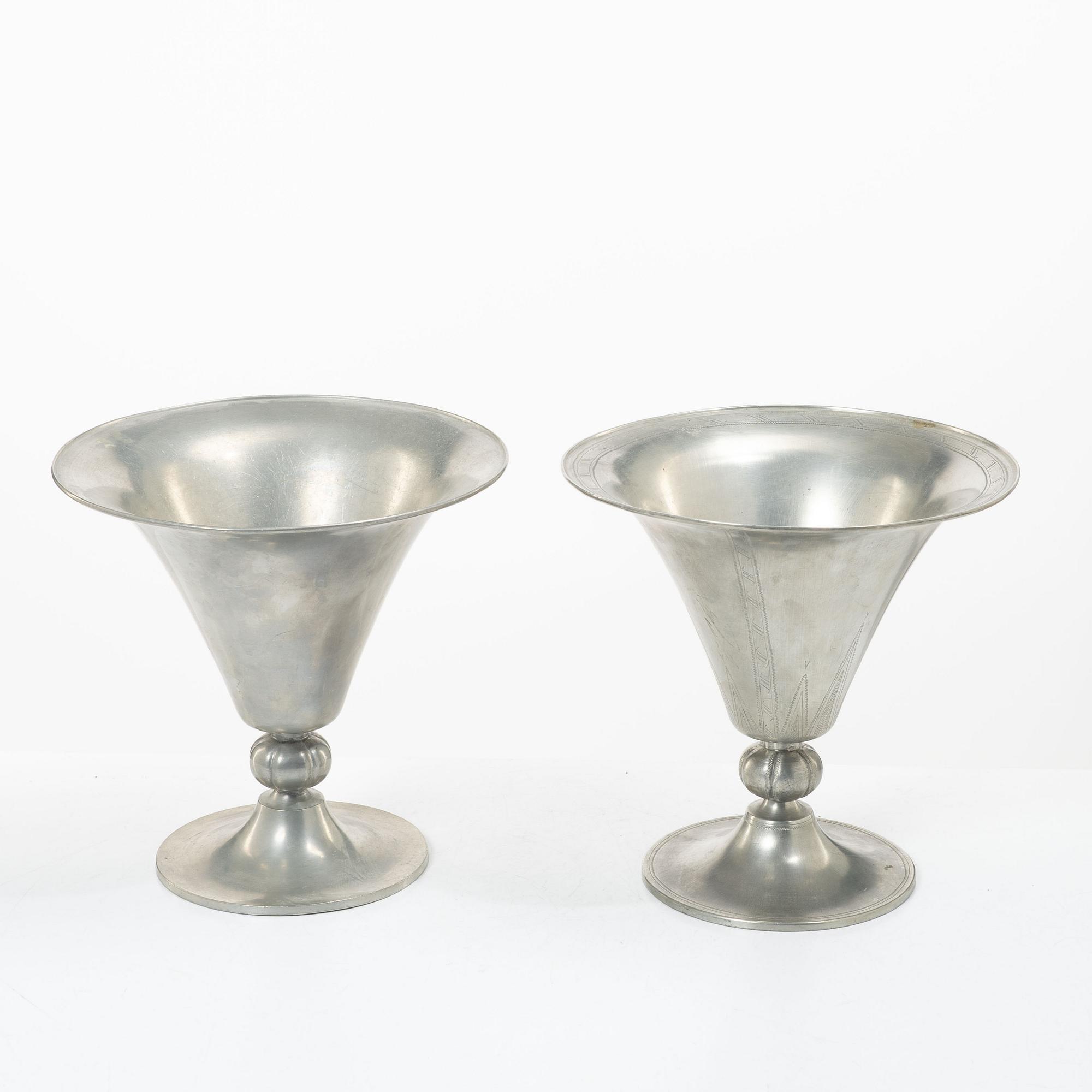 Edvin Ollers, A pair of similar pewter vases, Schreuder and Olsson, Stockholm, 1925.