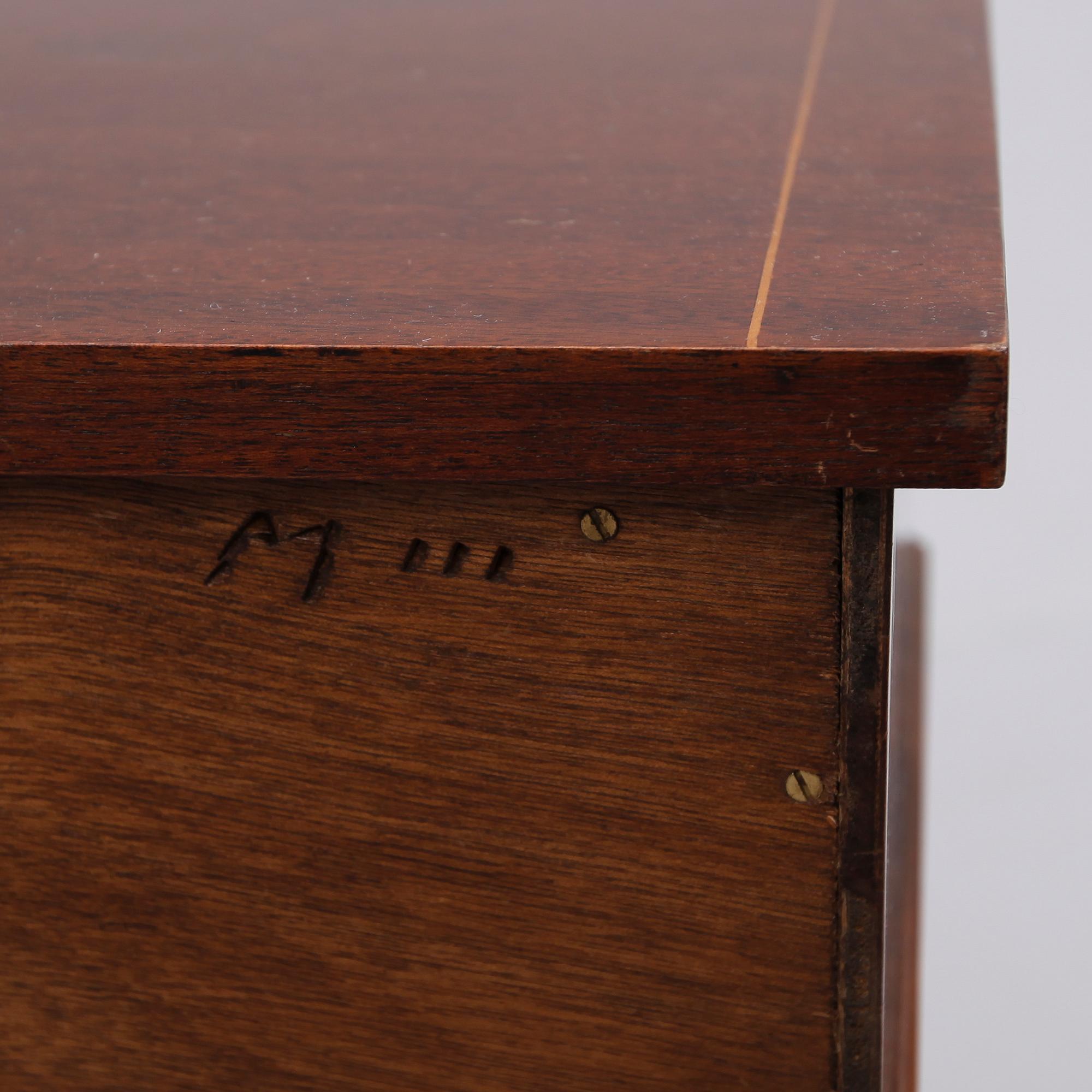 SIDEBOARD, England, 1900-talets andra hälft.