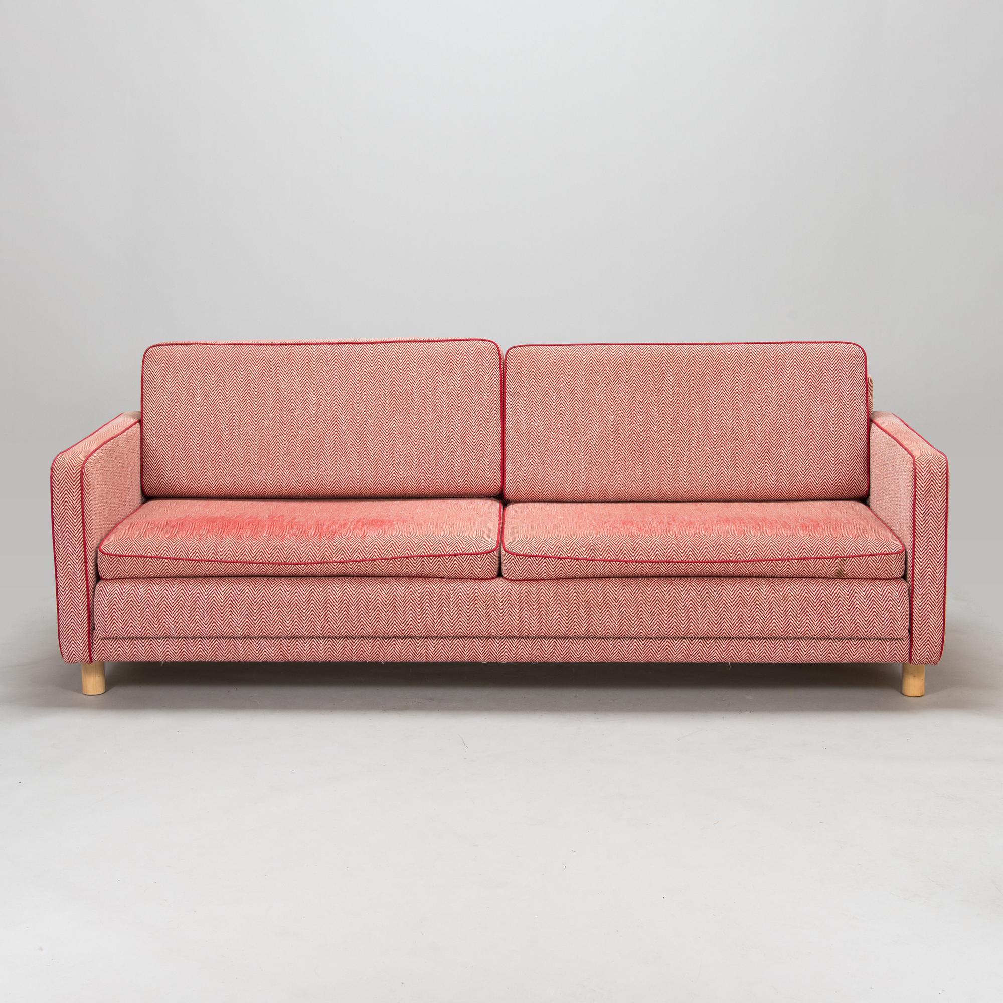 Vuodesohva, malli 550, Artek, 2000-luku. Malli muotoiltu v. 1994.