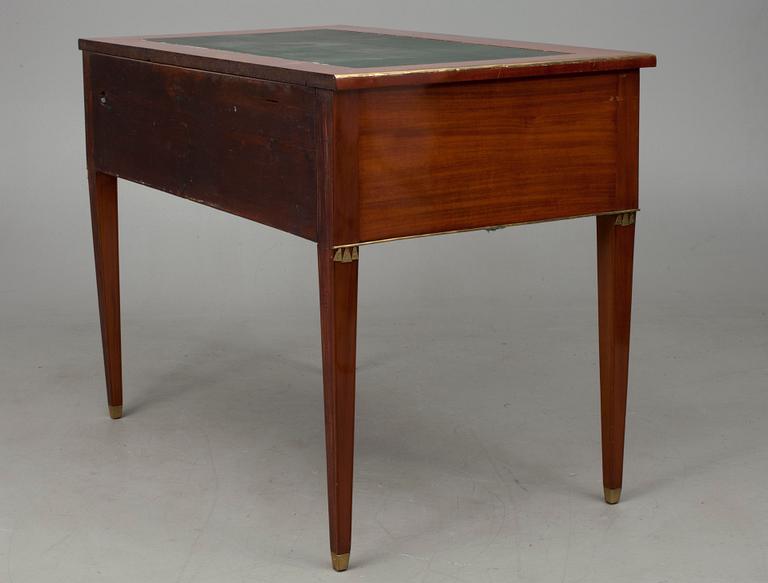 SKRIVBORD, mahogny, sengustavianskt, 1800-talets början.