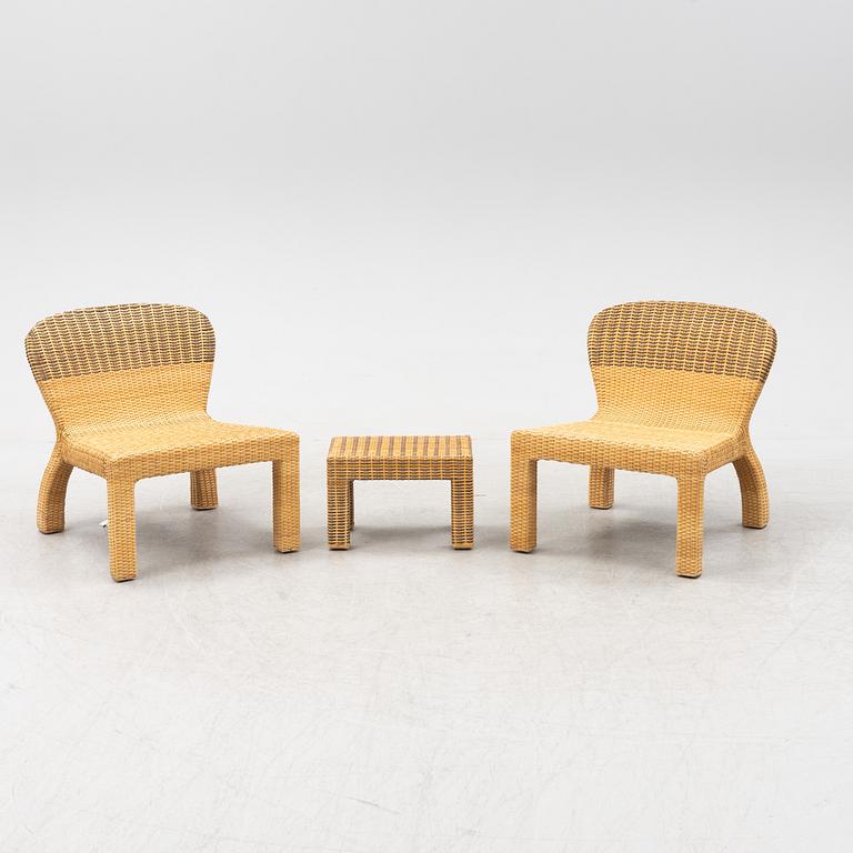 Thomas Sandell, fåtöljer, ett par samt bord, ur serien PS för IKEA 2001.