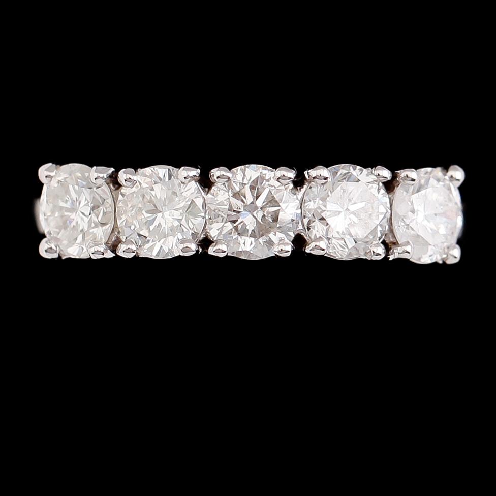 RING, 18 k vitguld, 5 briljantslipade diamanter tot ca 1.66 ct.
