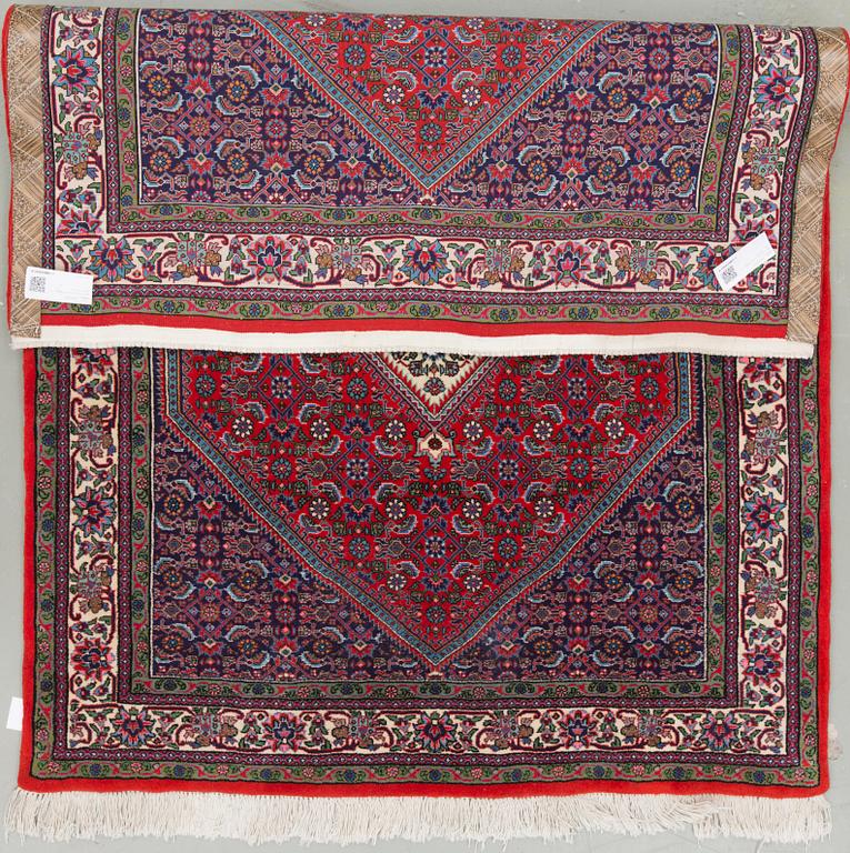 A rug from Bidjar possibly, around 162 x 115 cm.