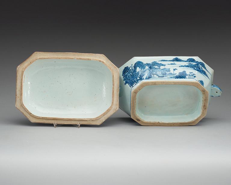 A  blue and white tureen with cover and saucer, Qing dynasty, Qianlong (1736-95).
