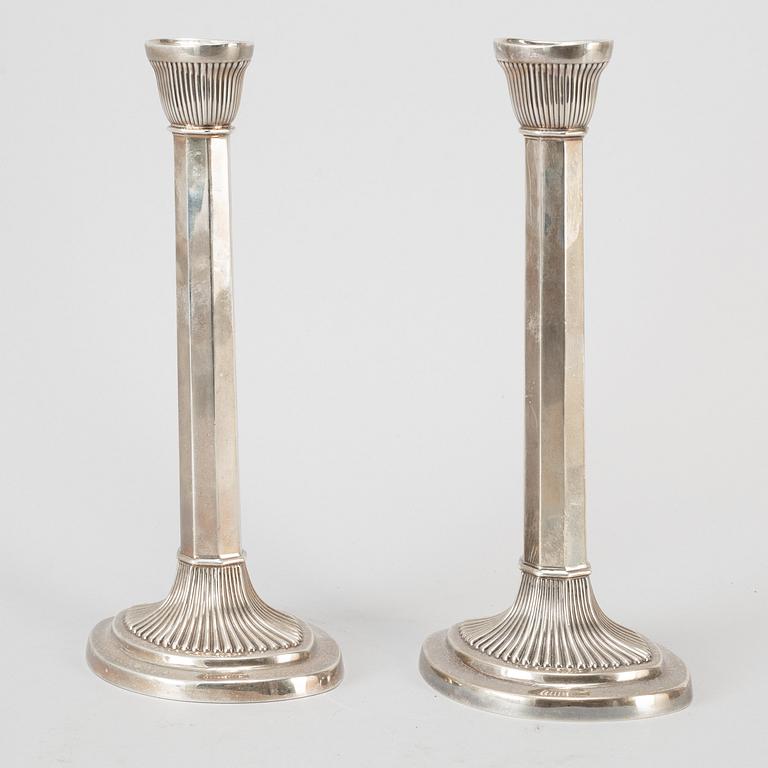 A pair of Hodgson, Kennard & Co. Sterling Silver Candlesticks. Magnolia, Massachusetts.