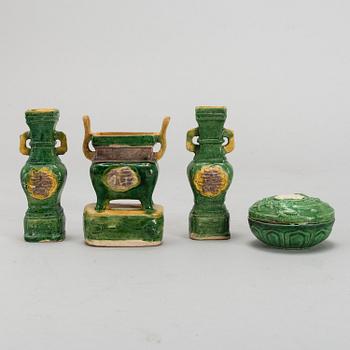 A green and yellow glazed altar garniture and a box with cover, Ming dynasty (1368-1644).