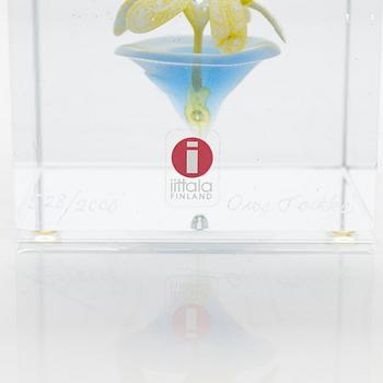 Oiva Toikka, annual glass cube 2000, signed Oiva Toikka Nuutajärvi 2000, 528/2000.