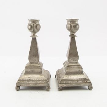 Johan Gottfrid Unger ljusstakar ett par tenn Norrköping 1842.