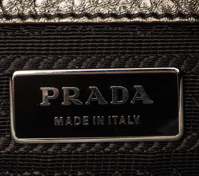 LAUKKU, Prada.