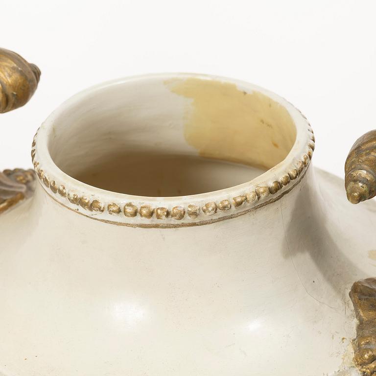 A flintware jar from Marieberg, Steen's period (1769-1788).