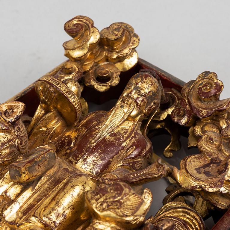 Two sculptured wooden panels, Qing dynasty, 19th Century.