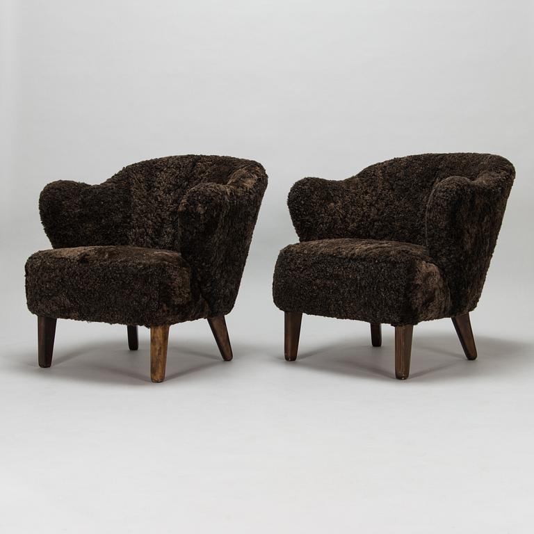 Flemming Lassen, a pair of armchairs manufactured by Asko 1952-1956.