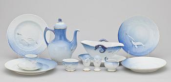 MAT- OCH KAFFESERVIS, 55 delar, porslin, "Måsen", Bing & Gröndahl.