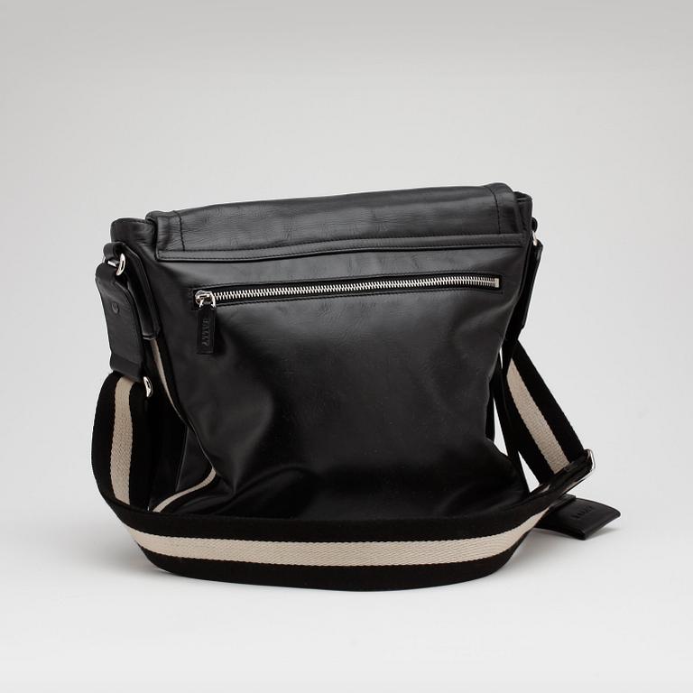 BALLY, a black leather mens messenger bag, "TRIAR-SM".