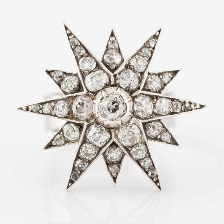 Ring, Jarl Sandin, star-shaped 18K white gold with old-cut diamonds.