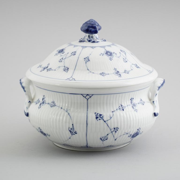 TERRIN, porslin, "Musselmalet", Royal Copenhagen.