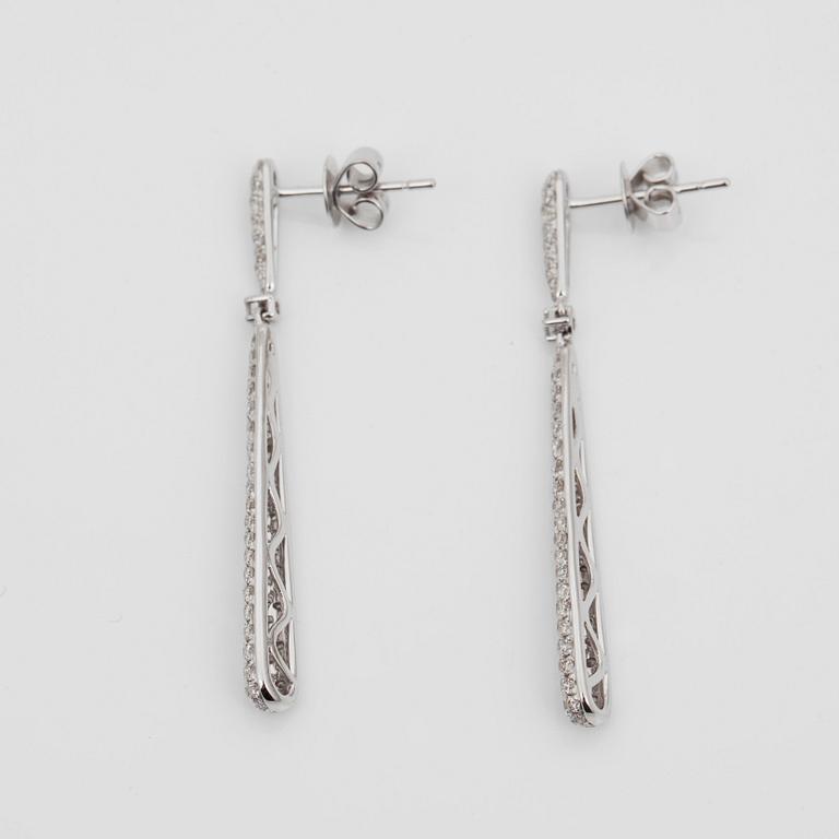 A pair of diamond earrings, 1.62 cts in total.