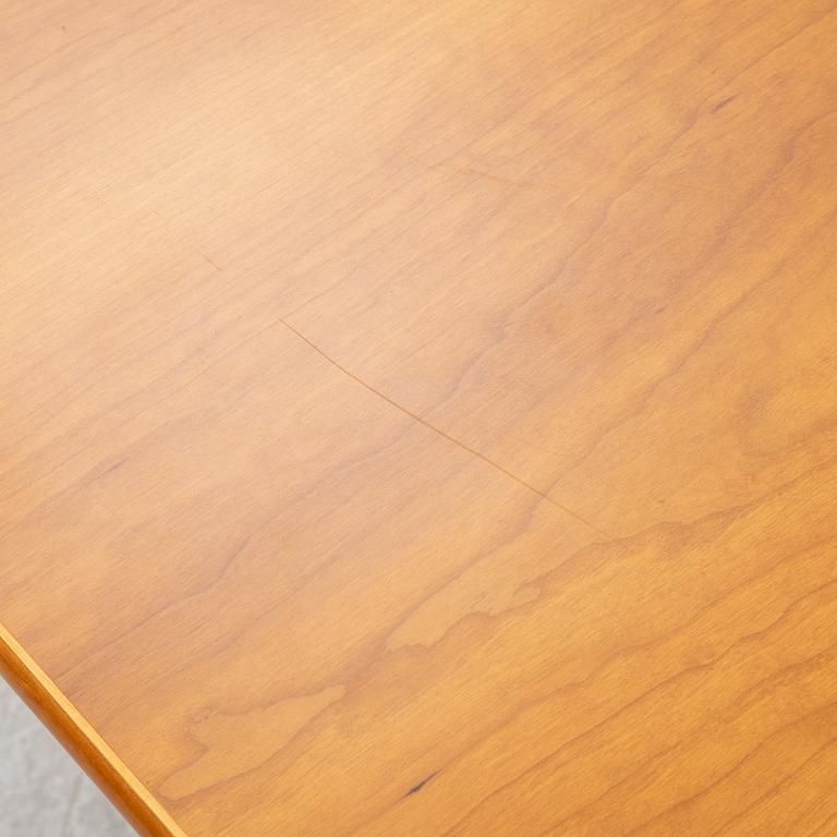 Josef Frank, A model B947 dining table, Svenskt Tenn, post 1985.