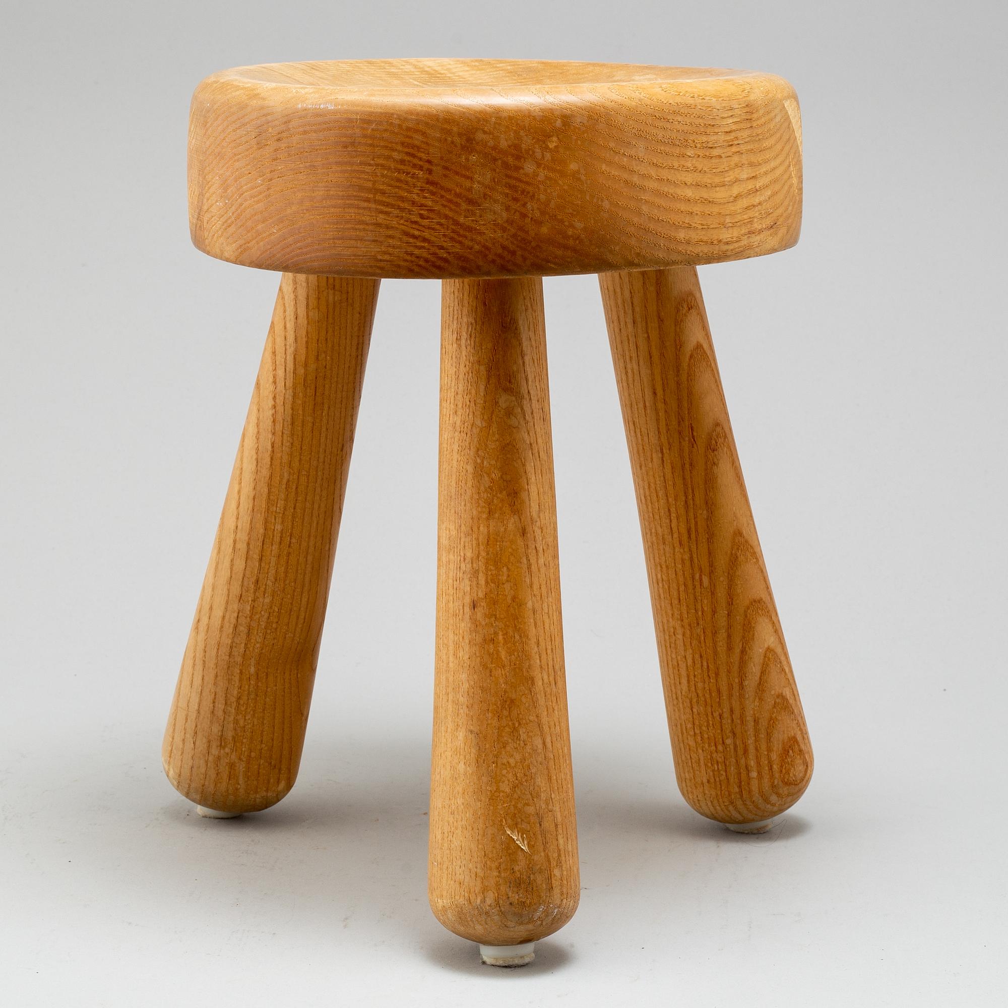 An oak stool by Ingvar Hildingsson, late 20th century.