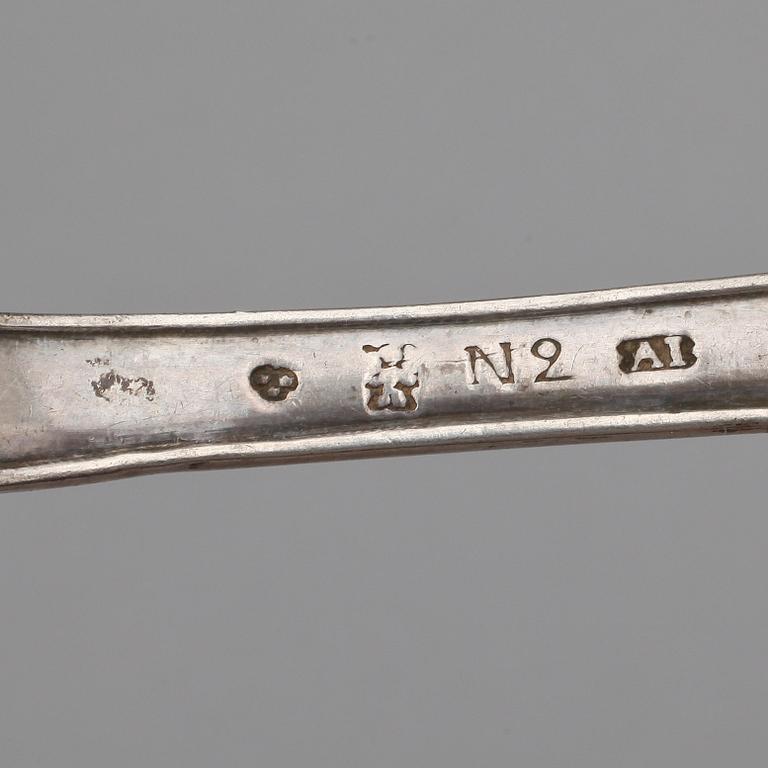 STRÖSKEDAR, 5 st, silver, bland annat Anders Isleben, Norrköping, 1792. Mestadels 1800-tal. Totalvikt ca 230 gram.