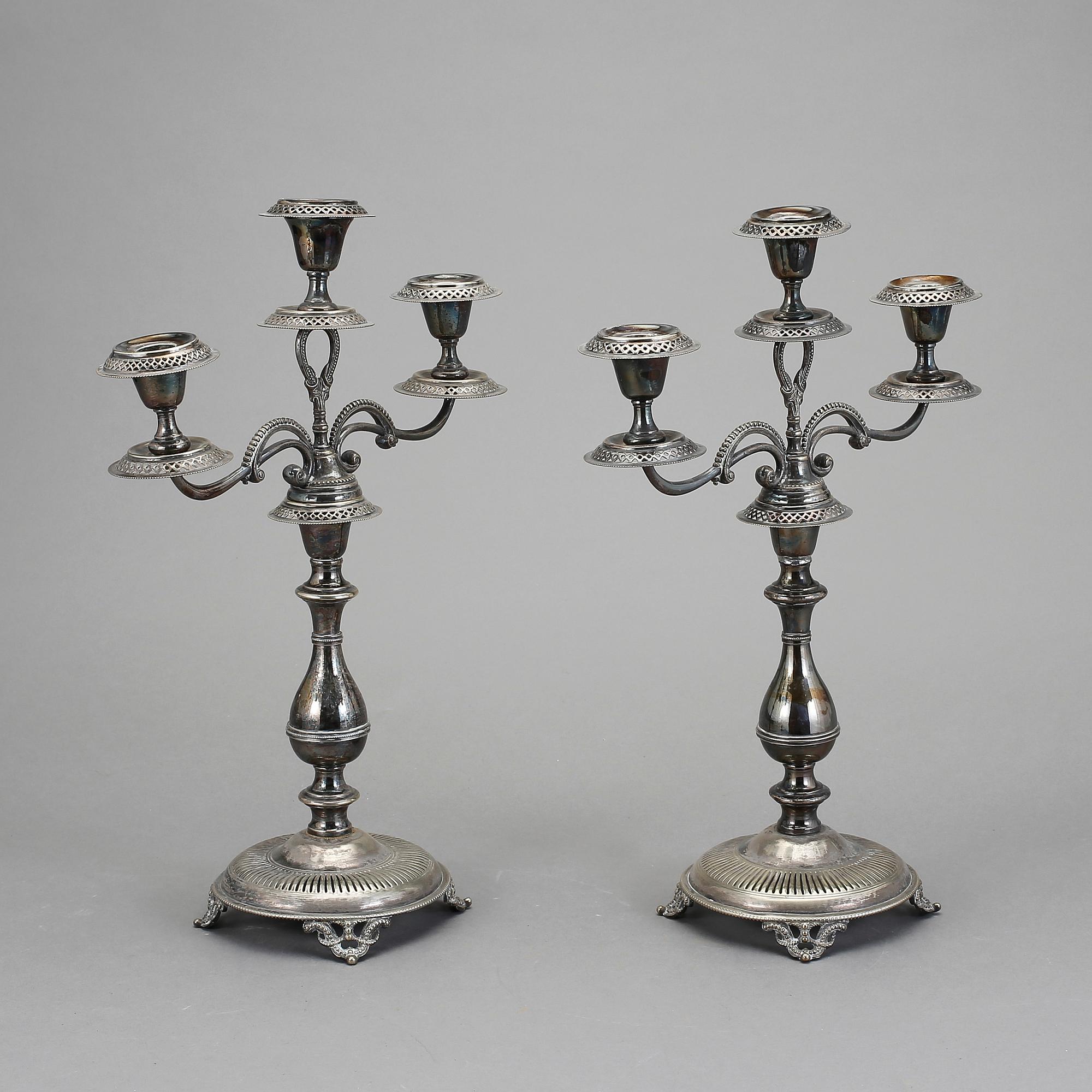 KANDELABRAR, ett par, nysilver, 1900-talets början.