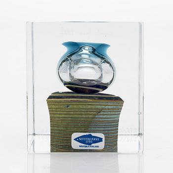 Oiva Toikka, vuosikuutio, signeerattu Oiva Toikka, Nuutajärvi 1982, numeroitu 279/2000.