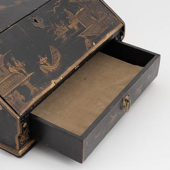 A Chinese writing casket, 19th century.