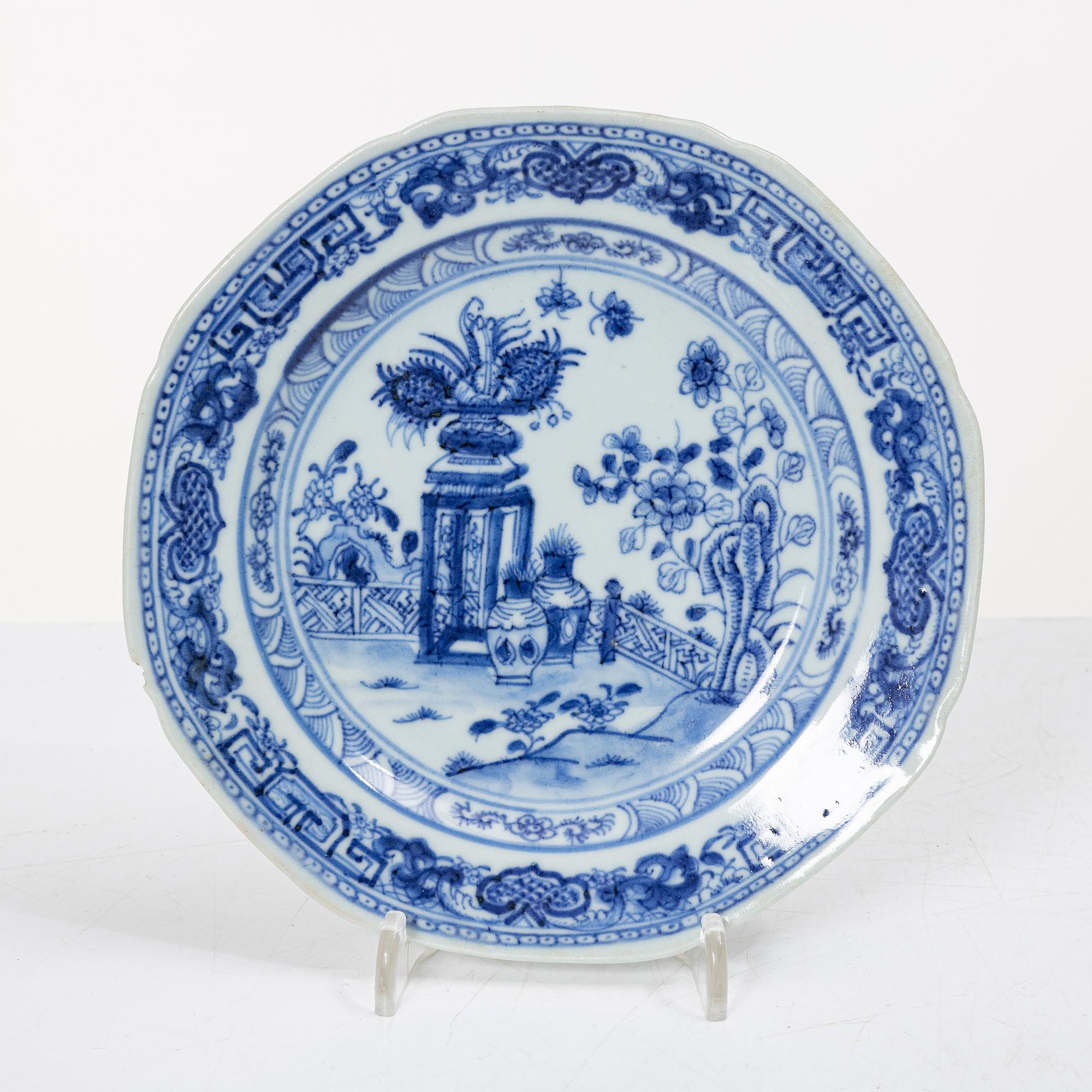 Tallrikar, 16 st, porslin, Kina, Qianlong (1736-95).