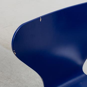 Arne Jacobsen, stolar, åtta stycken, modell "Sjuan" Fritz Hansen, Danmark, 1989.