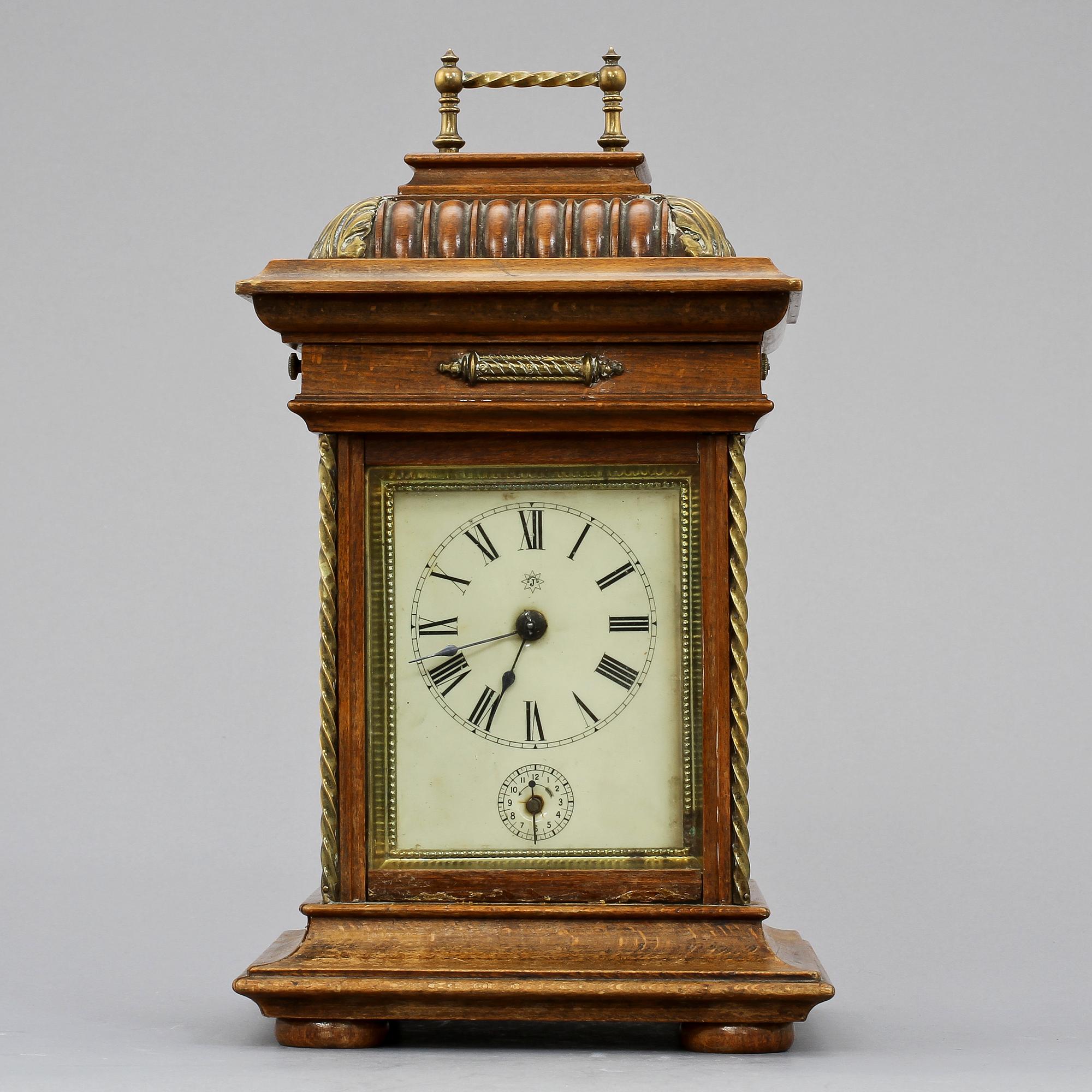 BORDSUR med SPELDOSA, Junghans, nyrenässans, omkr 1900.