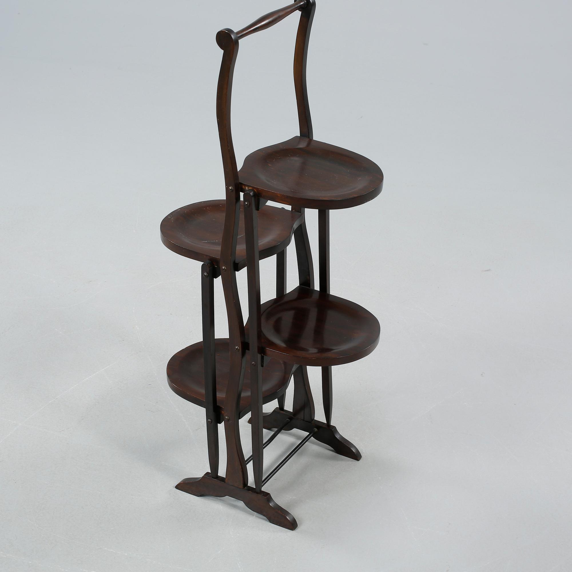 CAKESTAND, troligtvis England, 1900-talets första hälft.